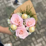 Mini 3 rosas vanias com ferrero