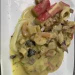 SALMON EN SALSA MARINERA