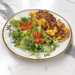 OVOS COM CROCANTE DE BACON