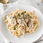 Espagueti a lo Alfredo con Jamón.