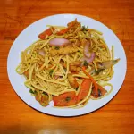 TALLARIN SALTADO DE POLLO