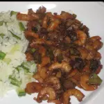CAMARÃO ACEBOLADO+YAKIMESHI