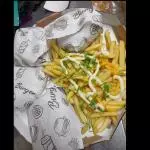 Combo 4 xis salada + Porção Fritas.
