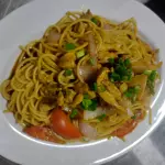 Tallarín saltado de pollo