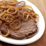 Bife de carne acebolado( 500 g)