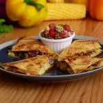Quesapiña Tropical/ tropical quesad