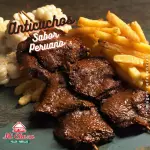 ANTICUCHOS A LA PARRILLA