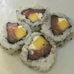 Uramaki Salmão e manga (5 peças)
