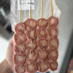 LINGUIÇA CALABRESA COM ABACAXI
