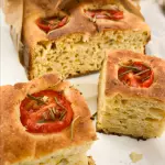FOCACCIA LOW CARB TOMATE E ALECRIM