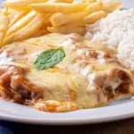 BIFE À PARMEGIANA