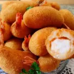 Camarão empanado com queijo