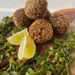 Bolinho Feijoada com Couve Folha e B