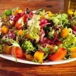 SALADA TROPICAL