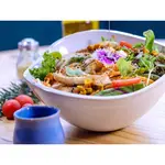 Salada de frango grelhado ao pesto