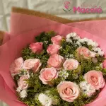 Buquê com 12 rosas na cor rosa