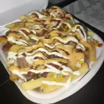 FRITAS C/ MOLHOS + 2 ESPETINHOS