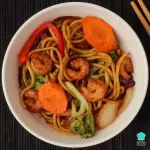 Yakisoba Filé mignon suíno e camarão