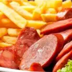 Batata frita c linguiça fininha