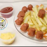 Papas a la francesa con salchicha