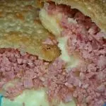 Pastel de Calabresa com Cheddar