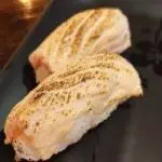 NIGUIRI SALMÃO MASSARICADO 2 PEÇAS