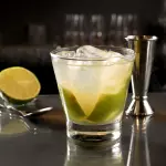 Caipirinha com cachaça