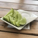 Cascos de limón con sal