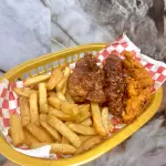 1/2 porcion de tenders con papas