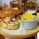 Hamburguesa de pollo a la parrilla