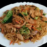 Chow mein  de pollo