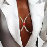 Brallete dorado piedra roja corazon