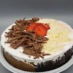 Meio a meio para comer acompanhado mais pedido morango/banoffee
