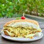 Sanduíche sovado de frango