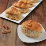 Croissants con pollo y durazno