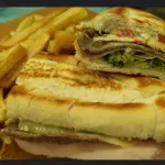 2 Lomito cordobes+ Fritas
