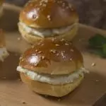 Petipan con pollo y durazno