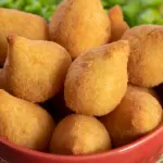 Coxinha de frango (25 Uni)