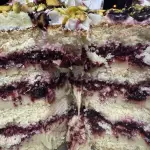 Fatia torta pistache com amarena