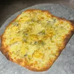 Pizza 4 queijos 30cm