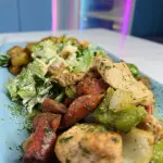 POLLO EN CHISTORRA Y VEGETALES