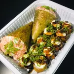 2 Temakis + 10 Hot Rolls