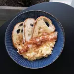 Ovos mexidos com bacon