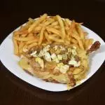 Suprema a la Barbacoa con Papas Fritas