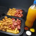 2 SALCHIPOLLOS +1 BEBIDA DE 1 LITRO