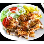 Ensalada, patatas y carne