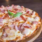 Pizza PEITO DE PERU COM MUSSARELA
