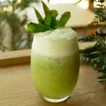 Suco de abacaxi com hortelã