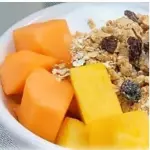 Fruta con yogurth y granola
