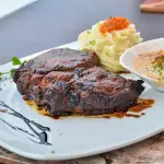 LOMO EN SALSA DE FRUTOS ROJOS